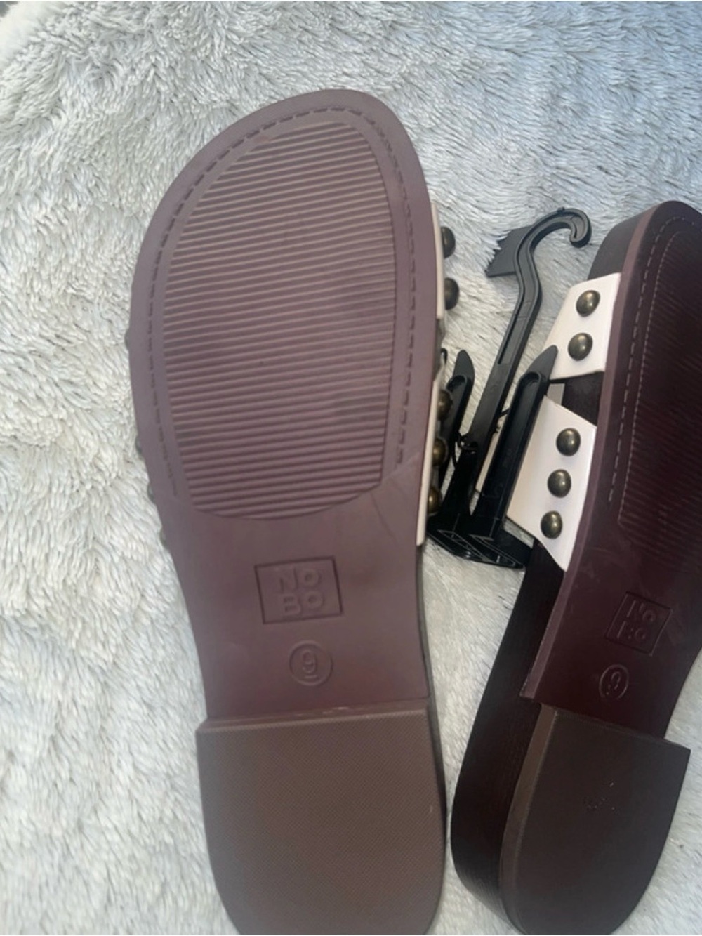 No Boundaries Women's Cream Slide Mules - Picture 5 of 5